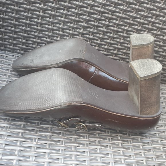 Size 10 Simply Vera square heal brown glossy shoes with fine buckles - Picture 9 of 10